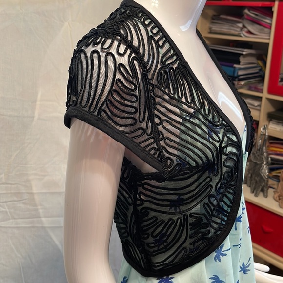 Elegant dress addition/shoulders cover. - Picture 2 of 5